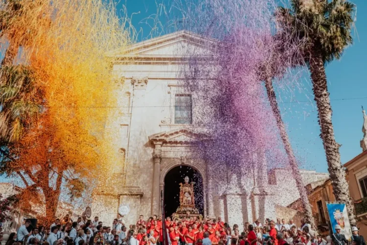 Festa di San Biagio a Comiso, l'emozionante uscita del simulacro tra i colori della tradizione