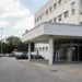 Ingresso di un ospedale italiano, immagine simbolica legata al caso del bimbo morto a Catanzaro