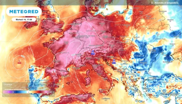Mappa Meteored con le anomalie di temperatura previste sull'Europa a metà luglio 2026, che mostra valori molto superiori alla media su Italia, Francia, Germania e Regno Unito