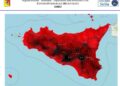 Mappa della Sicilia diffusa dal Centro Funzionale Decentrato Idro della Protezione civile regionale che mostra la distribuzione delle temperature, con le aree più calde concentrate nel centro-sud dell'isola e valori superiori ai 45°C.