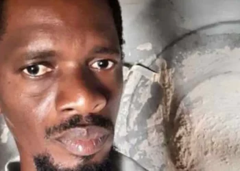 Primo piano di Daouda in una fotografia utilizzata in relazione alla sua scomparsa e alle richieste di verità sul caso