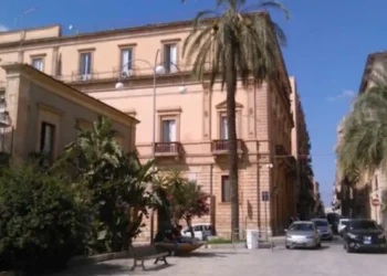 Facciata del Municipio di Vittoria, sede del Comune, dove è stata approvata la proroga dei termini per la definizione agevolata delle entrate comunali.
