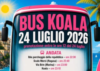 Locandina del Discobus Koala con le informazioni per la prenotazione del bus gratuito del 24 luglio 2026, gli orari di partenza da Ragusa Ibla, Scalo Merci e Marina di Ragusa e l'arrivo alla discoteca Koala