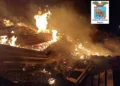 Incendio di rifiuti speciali non pericolosi nell'area del mercato ortofrutticolo di Comiso durante un intervento notturno della Polizia provinciale di Ragusa