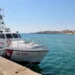 Motovedetta della Guardia Costiera ormeggiata in porto, immagine rappresentativa dell'intervento di soccorso in mare avvenuto al largo di Avola per un kitesurfer segnalato in presunta difficoltà