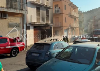 Scicli, via Ospedale, Vigili del Fuoco, Carabinieri