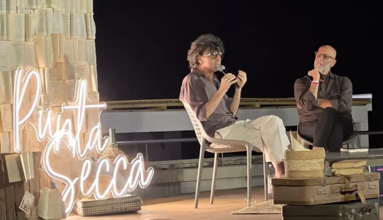 Un momento della dodicesima edizione di Libri d'aMare a Punta Secca