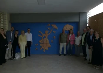 Inaugurata a Librino la mini Porta della Bellezza del Mary Poppins: un progetto educativo che unisce arte, inclusione sociale e cultura della legalità.