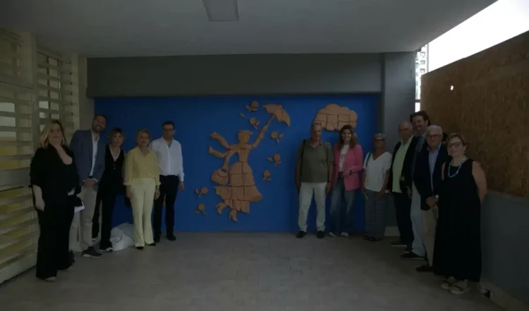 Inaugurata a Librino la mini Porta della Bellezza del Mary Poppins: un progetto educativo che unisce arte, inclusione sociale e cultura della legalità.