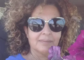 Ritratto di Loriana Puglisi, la donna di 65 anni deceduta in un incidente stradale sulla Vittoria-Scoglitti, i cui funerali si terranno a Vittoria.