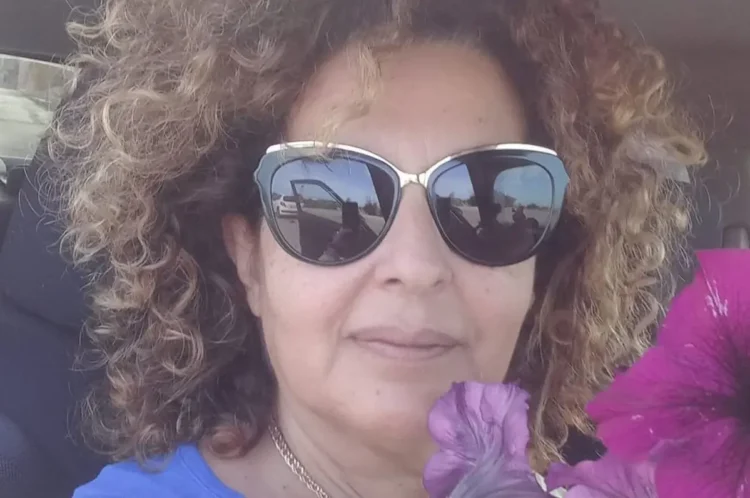 Ritratto di Loriana Puglisi, la donna di 65 anni deceduta in un incidente stradale sulla Vittoria-Scoglitti, i cui funerali si terranno a Vittoria.