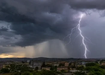 Grandine e temporali, poi torna il caldo sahariano