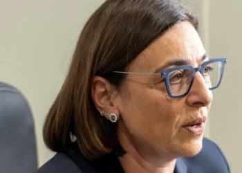 Maria Monisteri Caschetto, sindaco di Modica, durante un intervento istituzionale dopo l'annuncio dell'azzeramento della giunta comunale.