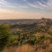 Panorama della provincia di Ragusa durante una fase di Libeccio con vento caldo e cielo limpido in Sicilia.