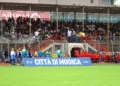 Stadio Pietro Scollo di Modica durante una partita del Modica Calcio