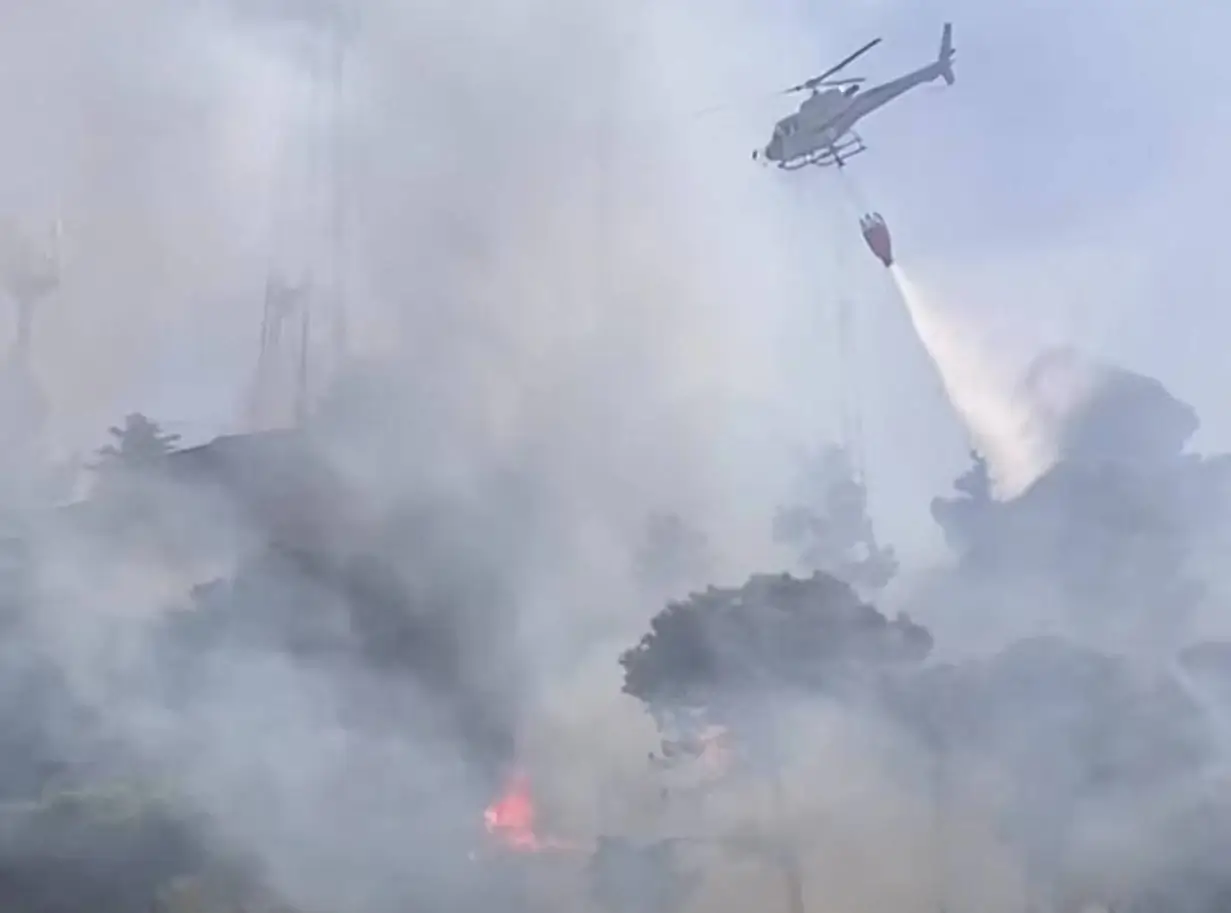 Incendi in Sicilia, ancora decine di roghi attivi: il punto sull’emergenza