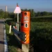 Autovelox fisso installato lungo una strada extraurbana, simbolo dei controlli sulla velocità e delle multe in Sicilia.