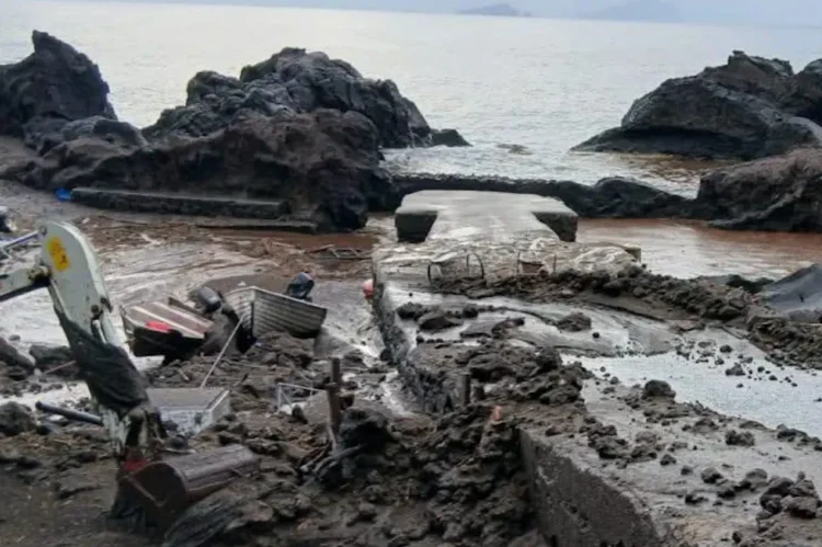 Nubifragio su Stromboli, danni a Ginostra