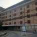 Ingresso dell'Ospedale Maggiore Nino Baglieri di Modica, dove è stata ricoverata la volontaria della Protezione civile dopo un malore durante l'incendio di Monserrato.