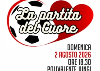 Locandina della Partita del Cuore con pallone da calcio e cuore rosso: domenica 2 agosto 2026, ore 18.30, Polivalente Jungi