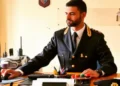 Il nuovo dirigente della Squadra Mobile della Questura di Ragusa nel suo ufficio durante l'attività di servizio