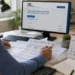 Contribuente consulta le comunicazioni della rottamazione cartelle nell'area riservata dell'Agenzia delle Entrate-Riscossione