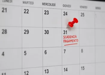 Calendario con il 31 luglio evidenziato e la scritta "Scadenza pagamento", immagine che rappresenta la scadenza della rottamazione delle cartelle e la tolleranza fino al 5 agosto