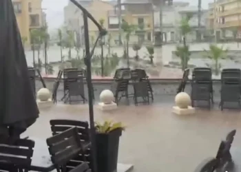 Scoglitti, piazza Cavour allagata dopo il temporale