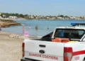 Mezzo della Guardia Costiera sulla spiaggia di Fontane Bianche durante le operazioni di assistenza sul litorale siracusano