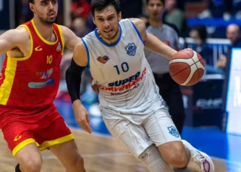Agustin Fabi in azione con la maglia della Virtus Ragusa durante una partita di Serie B Interregionale.