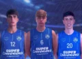 Tre giovani cestisti della Virtus Ragusa in canotta blu con sponsor SuperConveniente, numeri 12, 6 e 20
