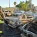 Incendio in un deposito di auto a Vittoria, distrutti cinque veicoli