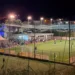 Partita di calcio a cinque in notturna sul campo del Centro Olimpia di Giarratana con pubblico a bordo campo