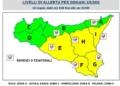 Mappa della Sicilia con livelli di allerta meteo del 3 agosto 2026: zone gialle al centro-est, verdi a nord-ovest