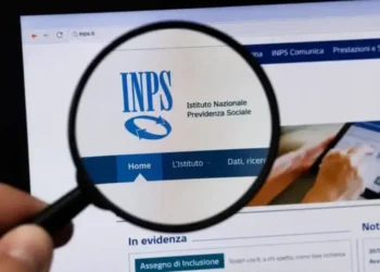 Lente di ingrandimento sul sito ufficiale inps.it aperto su schermo di computer