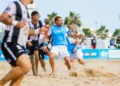 Azione di gioco sulla sabbia di Scoglitti durante i quarti di finale della Poule Scudetto di beach soccer Serie A