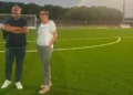 L'assessore Mommo Carpentieri e la sindaca Monisteri Caschetto allo stadio Pietro Scollo di Modica, al tramonto