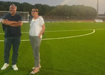 L'assessore Mommo Carpentieri e la sindaca Monisteri Caschetto allo stadio Pietro Scollo di Modica, al tramonto