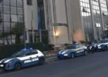 Tre auto della Polizia di Stato parcheggiate davanti alla Questura di Ragusa