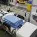 Barella all'interno di un'ambulanza attrezzata per il trasporto sanitario