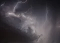 Fulmini durante un temporale estivo sull'area iblea