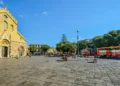 autobus turistici e persone