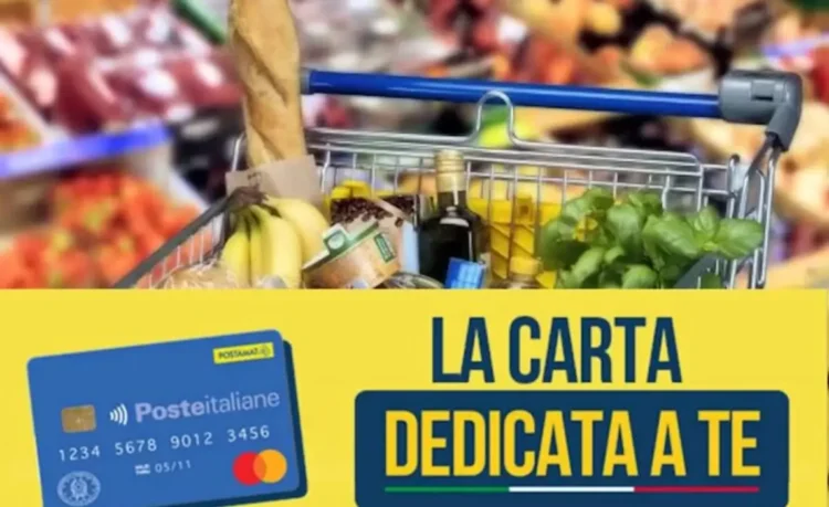 Carrello con pane, banane e basilico sopra la scritta La Carta Dedicata a Te e una carta prepagata di Poste Italiane