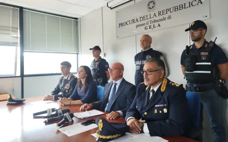 Conferenza stampa a Gela sull’indagine sui combattimenti clandestini tra cani