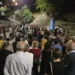 Fedeli riuniti di sera a Giarratana davanti all'edicola della Madonna delle Grazie, prima della benedizione