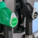Ugelli di un distributore: erogatore verde per la benzina Super e nero per il gasolio auto