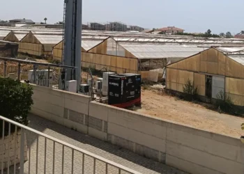 Gruppo elettrogeno a Gaddimeli, Marina di Ragusa, accanto alle serre