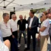 Amministratori e cittadini a confronto sotto un gazebo durante il presidio per la sanità a Vittoria
