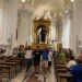 Il simulacro di San Giuseppe portato a spalla nella chiesa Madre di Giarratana durante il rito della Scinnuta