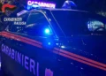 Auto dei Carabinieri di Ragusa con i lampeggianti blu accesi durante un intervento notturno